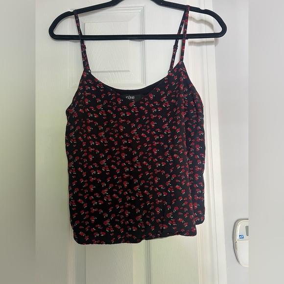 3 for $15 Simons Icone top size S - Picture 1 of 2